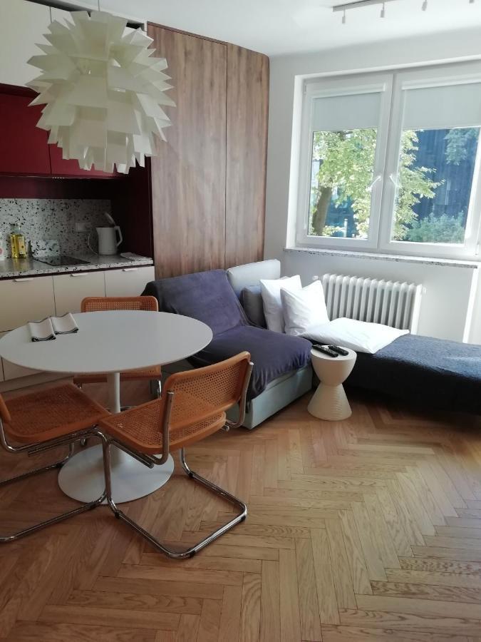 Emily Studio Warsaw Luaran gambar