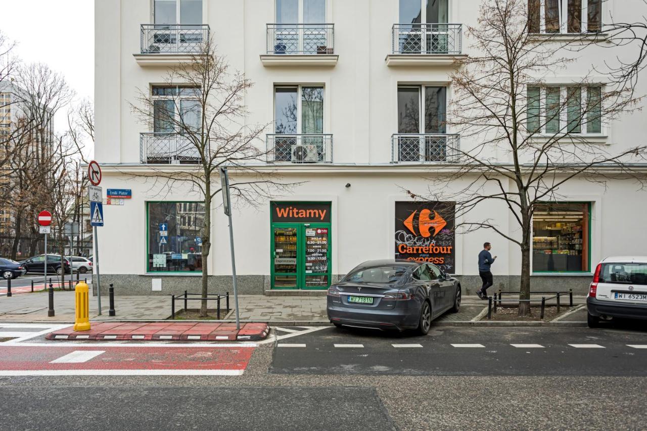 Emily Studio Warsaw Luaran gambar