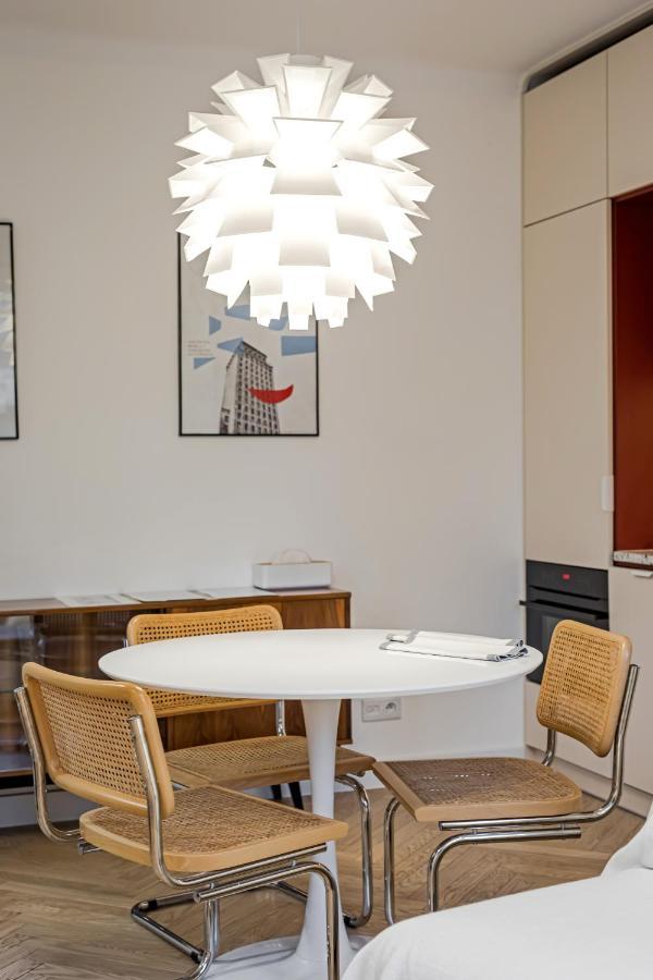 Emily Studio Warsaw Luaran gambar