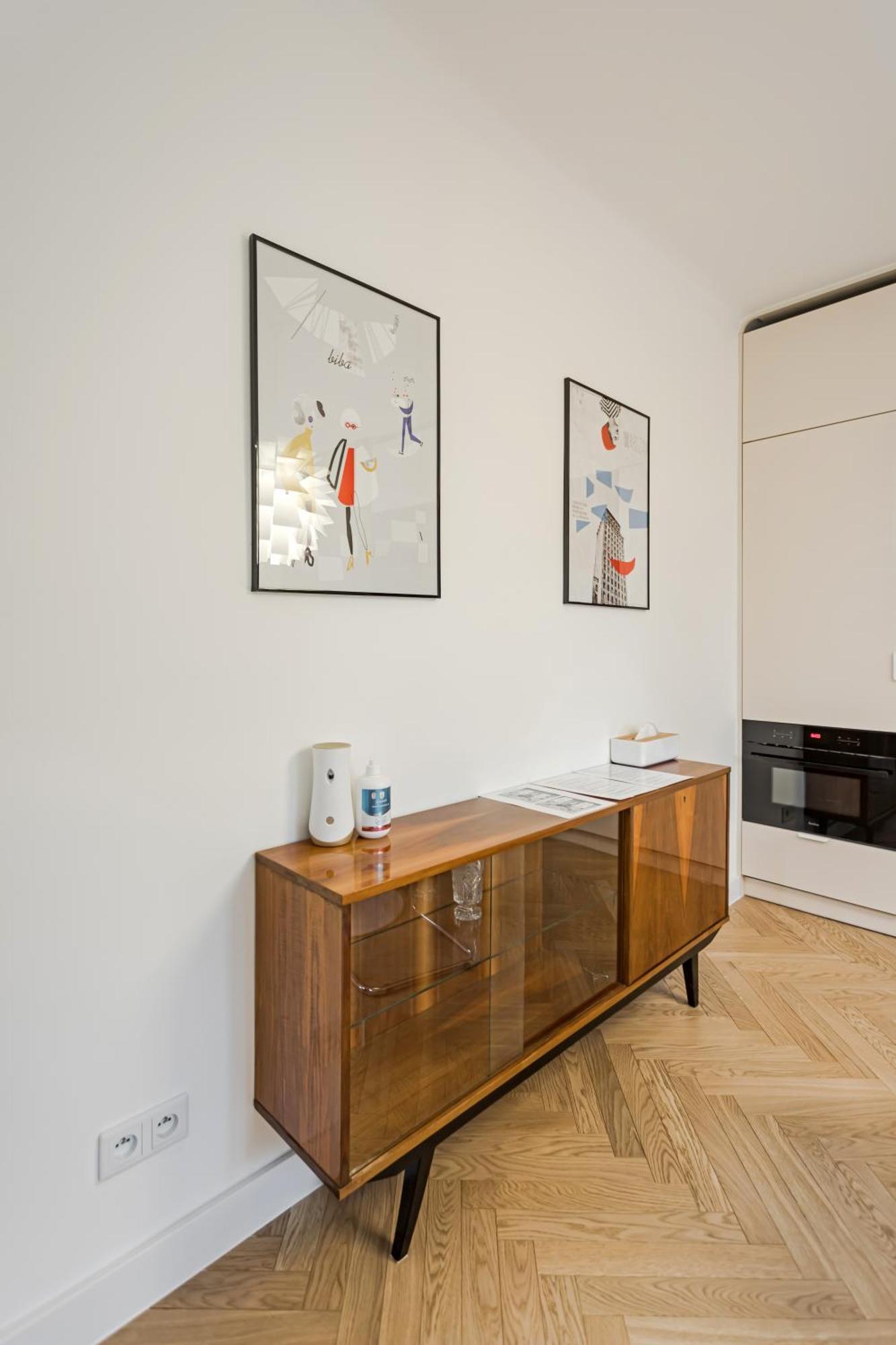 Emily Studio Warsaw Luaran gambar