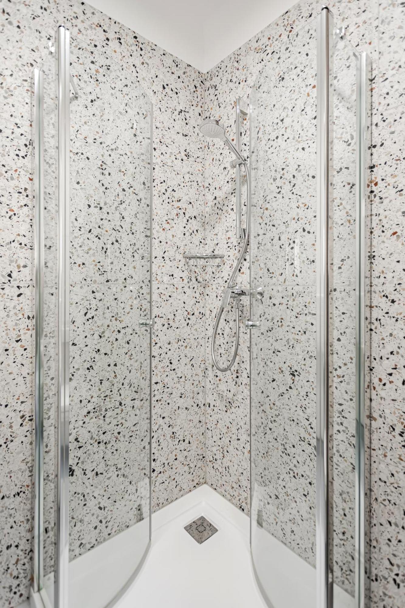 Emily Studio Warsaw Luaran gambar